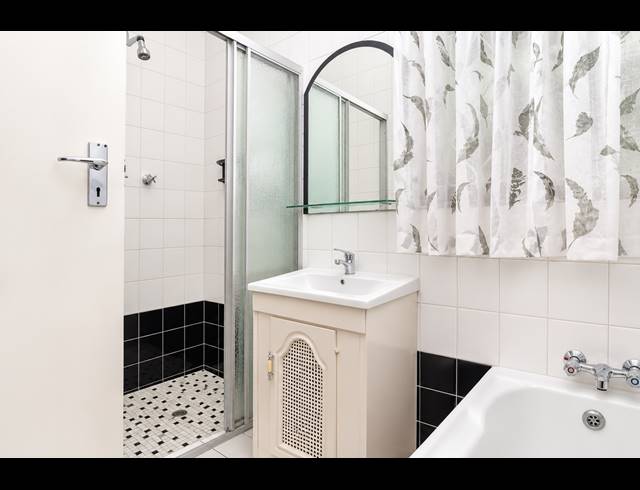 4 BEDROOM FREEHOLD FOR SALE IN BERARIO